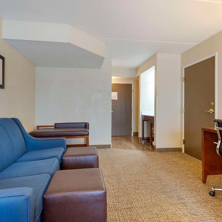 Comfort Inn & Suites Wilkes Barre - Arena Wilkes-Barre Exterior foto